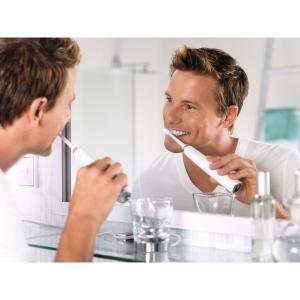 Добавить в корзину Электрическая зубная щетка Philips Sonicare DiamondClean HX9332 Электрическая зубная щетка Philips Sonicare DiamondClean HX9332