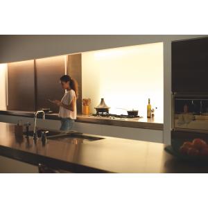 Светодиодная лента и базовый блок Philips Hue Plus