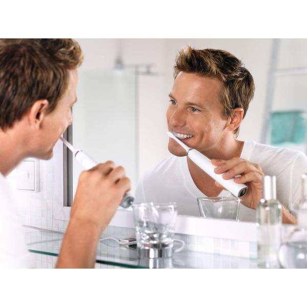В корзину Электрическая зубная щетка Philips Sonicare DiamondClean HX9332 Электрическая зубная щетка Philips Sonicare DiamondClean HX9332